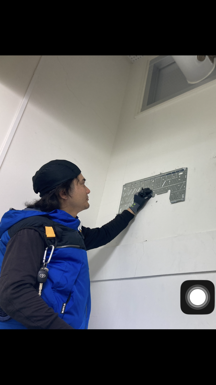 エアコン工事作業風景
